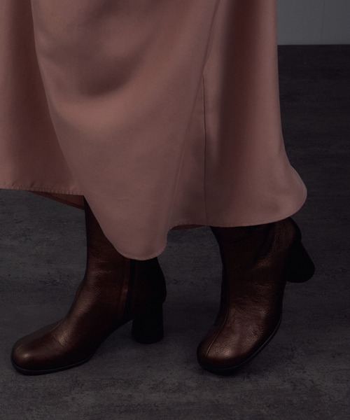 SALON adam et rope'（サロン アダム エ ロペ）の「【WEB限定】レザースクエアトゥヒールショートブーツ（ブーツ・レディース・ブラック/その他1・23.5/24.5/23/24/37.5/37/36.5/36）」の10枚目の写真