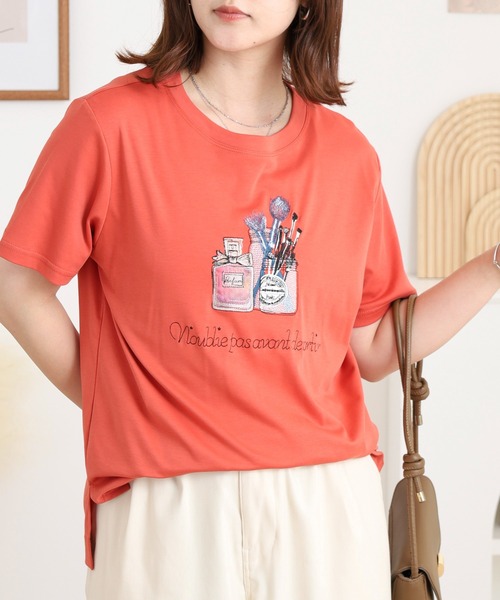 EGLANTINE（エグランティーヌ）の「EGLANTINE 刺繍デザイン半袖カットソー 日本製（Tシャツ/カットソー・レディース・ブラック/クリーム/シルバーグレー/イエロー/オレンジ・40）」の5枚目の写真