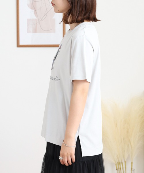 EGLANTINE（エグランティーヌ）の「EGLANTINE 刺繍デザイン半袖カットソー 日本製（Tシャツ/カットソー・レディース・ブラック/クリーム/シルバーグレー/イエロー/オレンジ・40）」の11枚目の写真