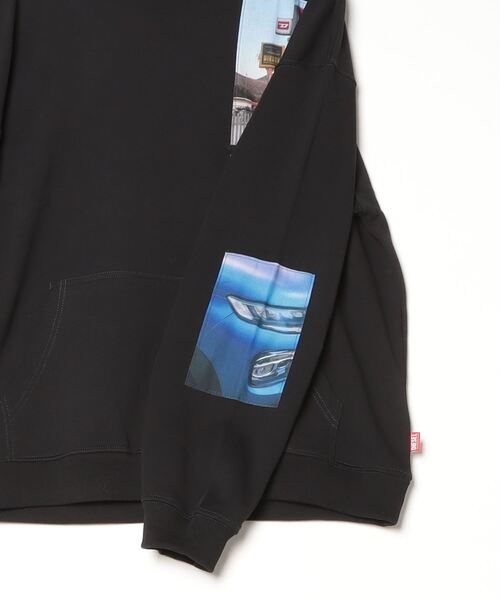 DIESEL(ディーゼル)の「メンズ リラックスフィットプルオーバーパーカー S-BOXT-HOOD-T6(パーカー・メンズ・ブラック・LARGE/XXX-LARGE/MEDIUM/SMALL/X-SMALL/X-LARGE/XX-LARGE)」の7枚目の写真