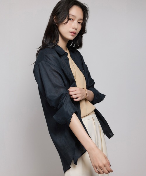 ROPE'(ロペ)の「ヨーロピアンリネンレギュラーシャツ/イージーケア(シャツ/ブラウス・レディース・ブラック/ネイビー/ブラウン/オフホワイト・FREE)」の20枚目の写真