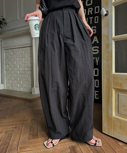 【willfully】tuck wide panel nylon パンツ WILLFULLY official web store（ウィルフリーコウシキツウハン
