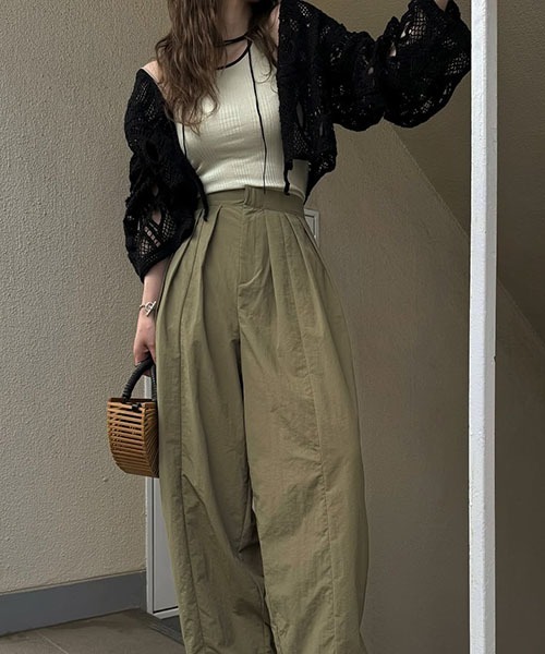 WILLFULLY（ウィルフリー）の「tuck wide panel nylon PT（その他パンツ・レディース・モカ/ブラック/カーキ・FREE/L）」の20枚目の写真