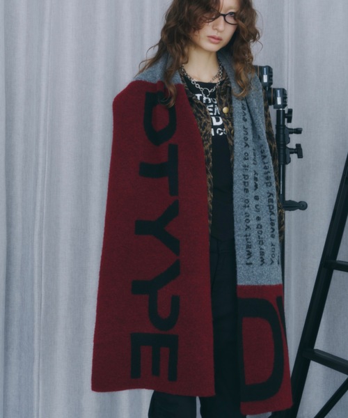 DTYYPE（ドタイプ）の「DTYYPEロゴマフラー（マフラー・レディース・レッド/ネイビー/グレー・FREE）」の8枚目の写真