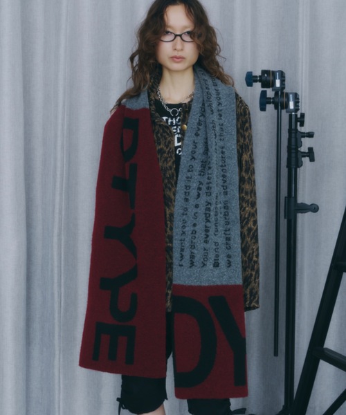 DTYYPE（ドタイプ）の「DTYYPEロゴマフラー（マフラー・レディース・レッド/ネイビー/グレー・FREE）」の13枚目の写真