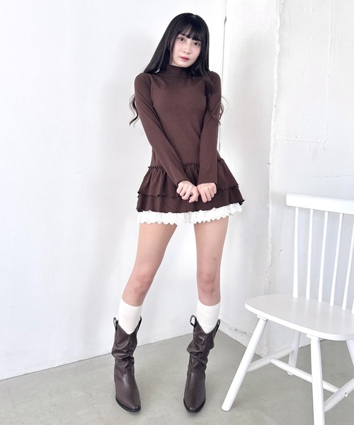 Loueme（ルエム）の「裾フリルティアードハイネックトップス（Tシャツ/カットソー・レディース・ホワイト/ブラウン・FREE）」の7枚目の写真