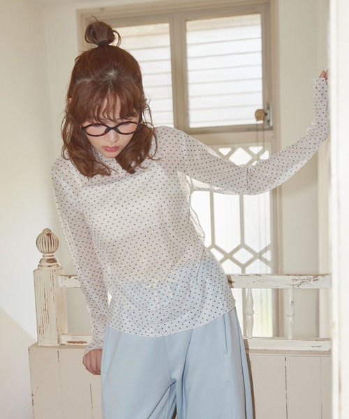 Unblend（アンブレンド）の「【Unblend】ドット柄シアー長袖トップス（Tシャツ/カットソー・レディース・ライトブルー/ブラック/オフホワイト・FREE）」の8枚目の写真