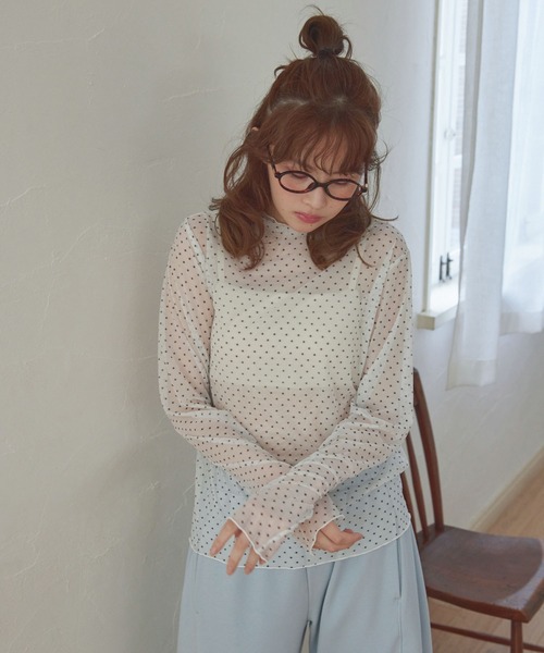 Unblend（アンブレンド）の「【Unblend】ドット柄シアー長袖トップス（Tシャツ/カットソー・レディース・ライトブルー/ブラック/オフホワイト・FREE）」の11枚目の写真