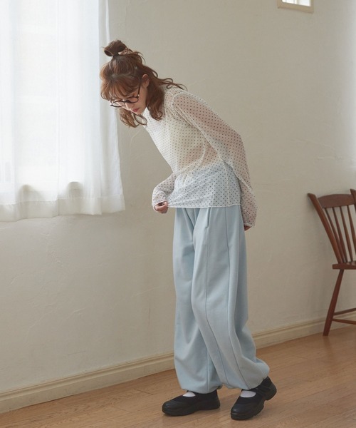 Unblend（アンブレンド）の「【Unblend】ドット柄シアー長袖トップス（Tシャツ/カットソー・レディース・ライトブルー/ブラック/オフホワイト・FREE）」の12枚目の写真