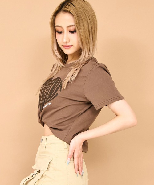 ANAP（アナップ）の「発泡 プリント ハート ロゴ タイト Tシャツ（Tシャツ/カットソー・レディース・ブラウン/ホワイト/レッド/ブラック・FREE）」の19枚目の写真