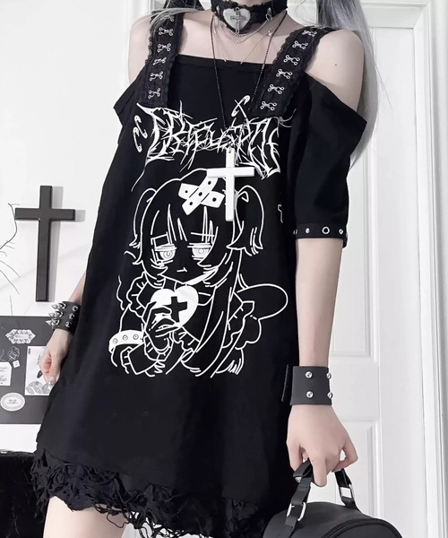 NOVESSEL(ノベセル)の「『TricuspidC/トライカスピッドシー』イラストプリントオフショルTシャツ(Tシャツ/カットソー・レディース・ホワイト/ブラック・S)」の4枚目の写真