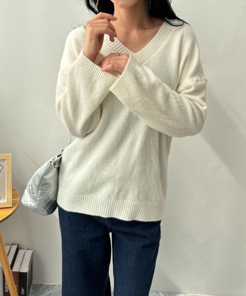 maison de LATIR（メゾンドラティール）の「ゆったりシルエットがお洒落見えシンプルニット（ニット/セーター・レディース・ベージュ/ホワイト/ブラック・FREE）」の6枚目の写真