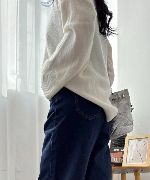 maison de LATIR（メゾンドラティール）の「ゆったりシルエットがお洒落見えシンプルニット（ニット/セーター・レディース・ベージュ/ホワイト/ブラック・FREE）」の11枚目の写真
