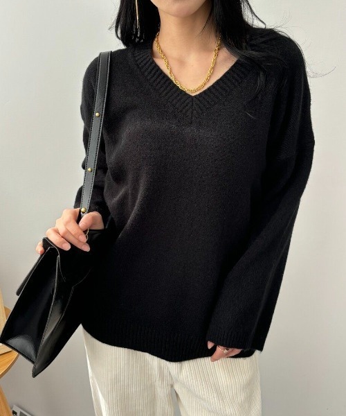 maison de LATIR（メゾンドラティール）の「ゆったりシルエットがお洒落見えシンプルニット（ニット/セーター・レディース・ベージュ/ホワイト/ブラック・FREE）」の14枚目の写真
