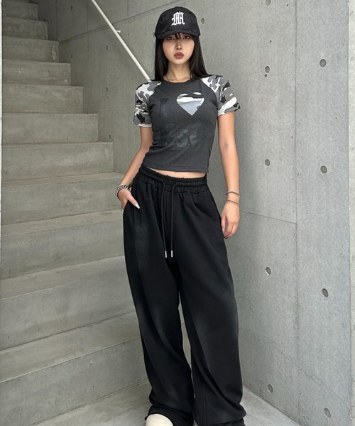 KsG(ケーエスジー)の「カモフラージュLOVEクロップドTシャツ(Tシャツ/カットソー・レディース・ホワイト/ブラック・SMALL/MEDIUM)」の20枚目の写真
