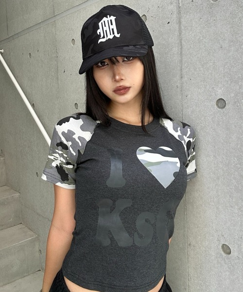 KsG(ケーエスジー)の「カモフラージュLOVEクロップドTシャツ(Tシャツ/カットソー・レディース・ホワイト/ブラック・SMALL/MEDIUM)」の7枚目の写真