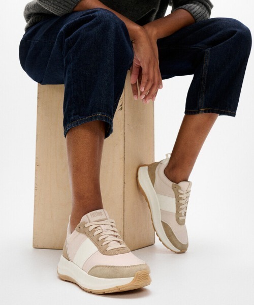 fitflop(フィットフロップ)の「F-MODE FLOW SUEDE-MIX FLATFORM SNEAKERS / F-MODE FLOW スエードミックス フラットフォーム スニーカー(スニーカー・レディース・ライトグレー/ベージュ/ブラック・23cm/24cm/25cm/24.5cm/22.5cm/23.5cm)」の3枚目の写真
