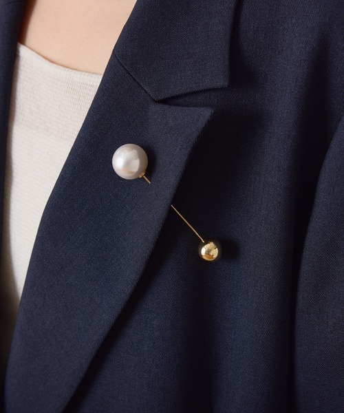 COLLAGE GALLARDAGALANTE（コラージュガリャルダガランテ）の「パールボールブローチ（ブローチ/コサージュ・レディース・ゴールド・FREE）」の4枚目の写真