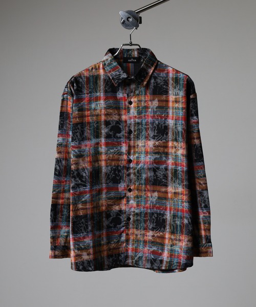 FUNALIVE（ファンアライブ）の「ABETTOR 絞り染め加工ルーズフィットチェックＬＳシャツ（シャツ/ブラウス・メンズ・レッド/ネイビー・XL/L/M）」の4枚目の写真
