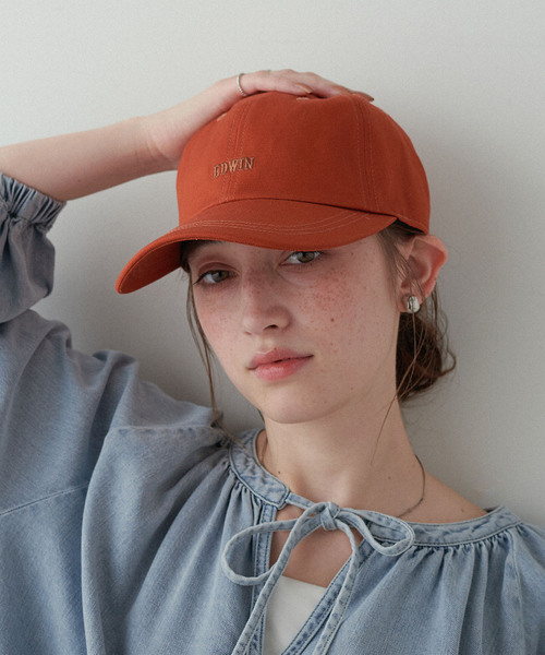 HAT MIKKE(ハットミッケ)の「【EDWIN/エドウィン】配色ロゴ刺しゅうキャップ(キャップ・レディース・グリーン/ピンク/ブラウン/ブラック/ネイビー/オレンジ/ベージュ/キナリ・フリー)」の8枚目の写真