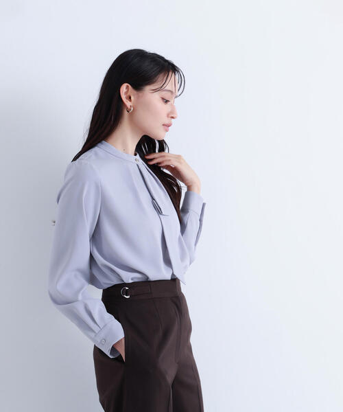 NATURAL BEAUTY BASIC（ナチュラルビューティーベーシック）の「◇タックナロータイブラウス（シャツ/ブラウス・レディース・ブラウン/ライトグリーン/ブルー・SMALL/MEDIUM）」の5枚目の写真
