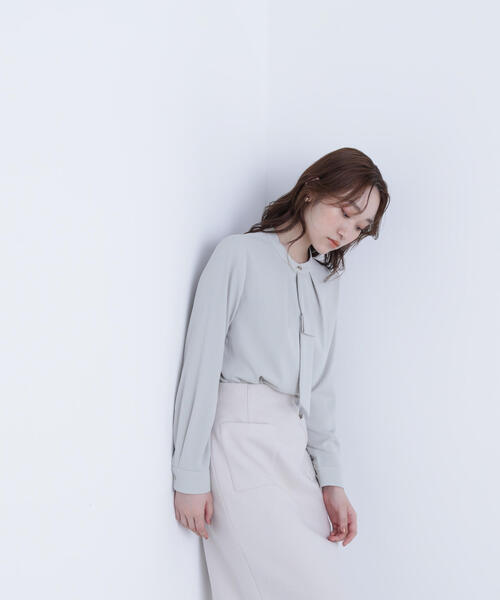 NATURAL BEAUTY BASIC（ナチュラルビューティーベーシック）の「◇タックナロータイブラウス（シャツ/ブラウス・レディース・ブラウン/ライトグリーン/ブルー・SMALL/MEDIUM）」の20枚目の写真