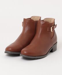 Piedi Nudi（ピエディヌーディ）の「NEW YORK STARS BOBSON / ベルト使い サイドゴアブーツ（ブーツ）」