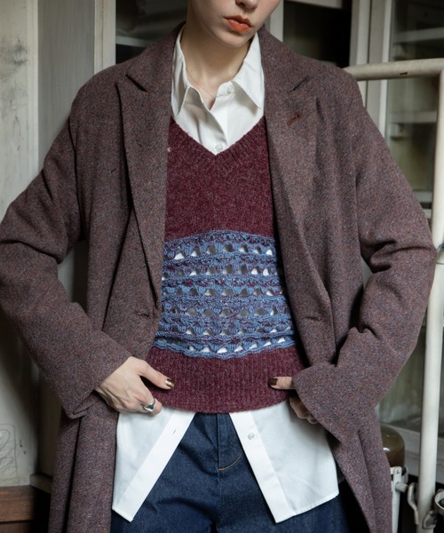 VACANCY(ヴァカンシー)の「メッシュ編みミックス配色ニットベスト(ベスト・レディース・ブラック/ボルドー・FREE)」の6枚目の写真