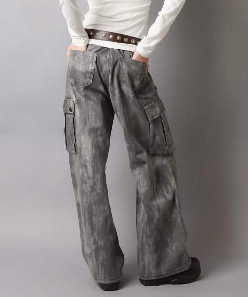 SPINNS(スピンズ)の「ツイルワイドカーゴパンツ/ムラ染め/2サイズ展開(カーゴパンツ・レディース・ブラック/グレー・M/S)」の6枚目の写真