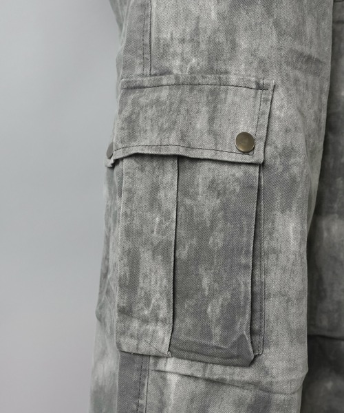 SPINNS(スピンズ)の「ツイルワイドカーゴパンツ/ムラ染め/2サイズ展開(カーゴパンツ・レディース・ブラック/グレー・M/S)」の15枚目の写真