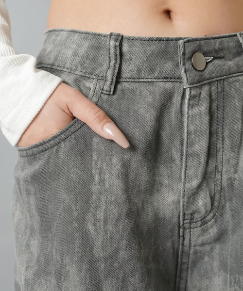 SPINNS(スピンズ)の「ツイルワイドカーゴパンツ/ムラ染め/2サイズ展開(カーゴパンツ・レディース・ブラック/グレー・M/S)」の14枚目の写真