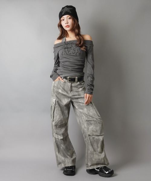 SPINNS(スピンズ)の「ツイルワイドカーゴパンツ/ムラ染め/2サイズ展開(カーゴパンツ・レディース・ブラック/グレー・M/S)」の22枚目の写真