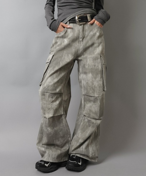 SPINNS(スピンズ)の「ツイルワイドカーゴパンツ/ムラ染め/2サイズ展開(カーゴパンツ・レディース・ブラック/グレー・M/S)」の17枚目の写真