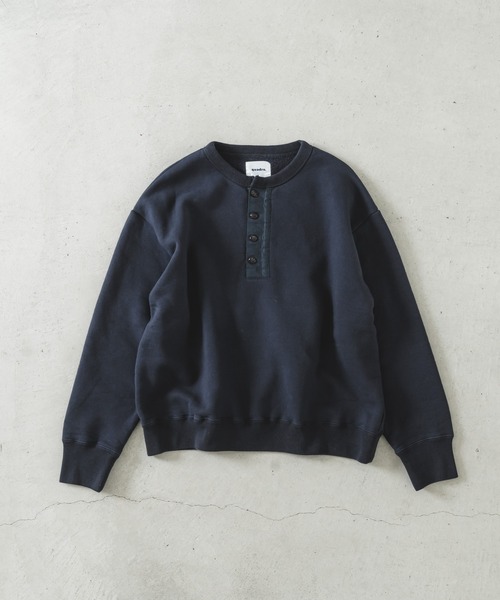 quadro（クオドロ）の「裏毛ナッピング起毛布帛切替ヘンリーネックP/O（Tシャツ/カットソー・メンズ・チャコール/ブラック/キナリ・LARGE/MEDIUM）」の4枚目の写真