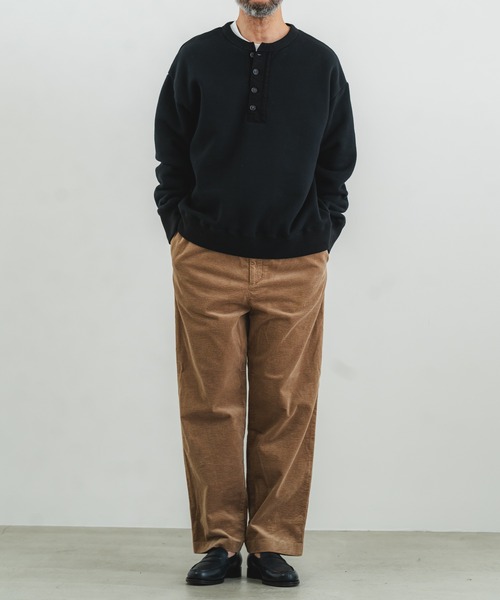 quadro（クオドロ）の「裏毛ナッピング起毛布帛切替ヘンリーネックP/O（Tシャツ/カットソー・メンズ・チャコール/ブラック/キナリ・LARGE/MEDIUM）」の20枚目の写真