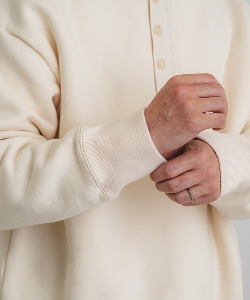 quadro（クオドロ）の「裏毛ナッピング起毛布帛切替ヘンリーネックP/O（Tシャツ/カットソー・メンズ・チャコール/ブラック/キナリ・LARGE/MEDIUM）」の22枚目の写真