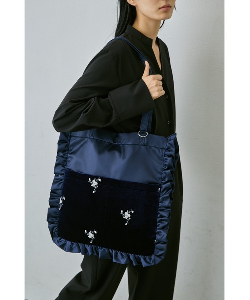 un/neu(アンノイ)の「刺繍ベロアフリル2ポケットトート / A4、14インチのPC収納可能(トートバッグ・レディース・チャコールグレー/ブラック/ネイビー・FREE)」の13枚目の写真