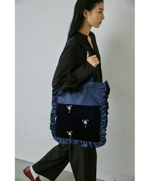 un/neu(アンノイ)の「刺繍ベロアフリル2ポケットトート / A4、14インチのPC収納可能(トートバッグ・レディース・チャコールグレー/ブラック/ネイビー・FREE)」の15枚目の写真