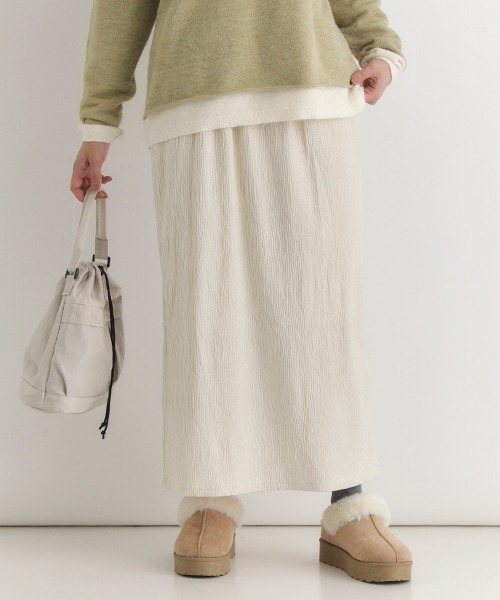 Right-on（ライトオン）の「【HONEYSUCKLE ROSE】ベロア楊柳タイトスカート（楊柳/ベロア/タイトスカート/洗練/シルエット）（スカート・レディース・オフホワイト/カーキブラウン/ブラック・S/M/L）」の2枚目の写真