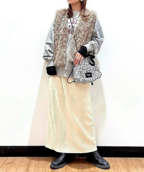 Right-on（ライトオン）の「【HONEYSUCKLE ROSE】ベロア楊柳タイトスカート（楊柳/ベロア/タイトスカート/洗練/シルエット）（スカート・レディース・オフホワイト/カーキブラウン/ブラック・S/M/L）」の8枚目の写真