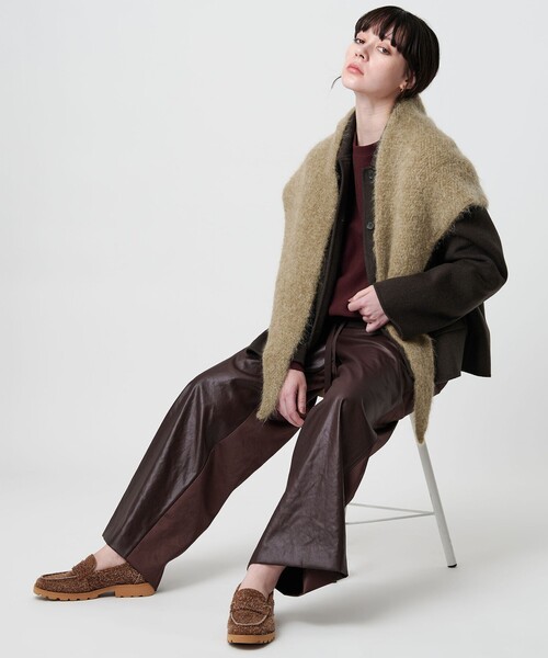 BEAUTY&YOUTH UNITED ARROWS（ビューティーアンドユースユナイテッドアローズ）の「トライアングル マフラー（マフラー・レディース・ベージュ/ダークグレー・FREE）」の4枚目の写真