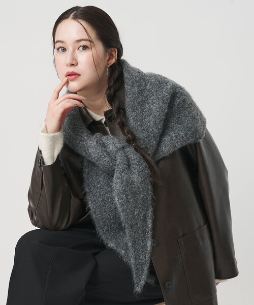 BEAUTY&YOUTH UNITED ARROWS（ビューティーアンドユースユナイテッドアローズ）の「トライアングル マフラー（マフラー・レディース・ベージュ/ダークグレー・FREE）」の5枚目の写真
