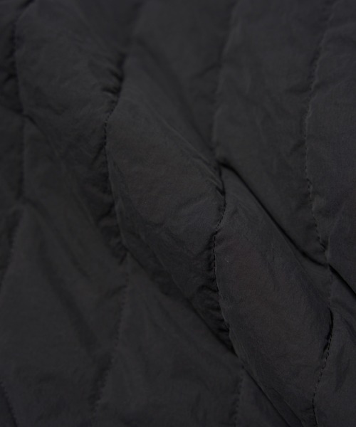 Universal Works（ユニバーサルワークス）の「Topologie X Universal Works Quilted Liner Jacket / Charcoal（ナイロンジャケット・レディース・チャコール・X-SMALL/SMALL/MEDIUM）」の8枚目の写真