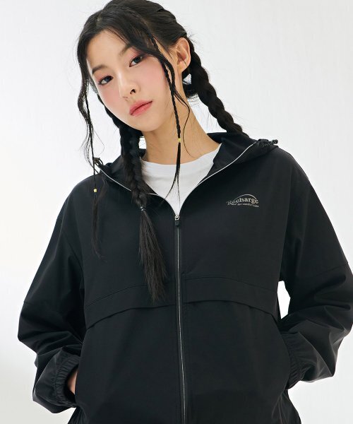 CHASECULT（チェイスカルト）の「女性スポーティブフードジップアップ-DBRG4172C03（パーカー・レディース・ブラック・85/90/95）」の2枚目の写真