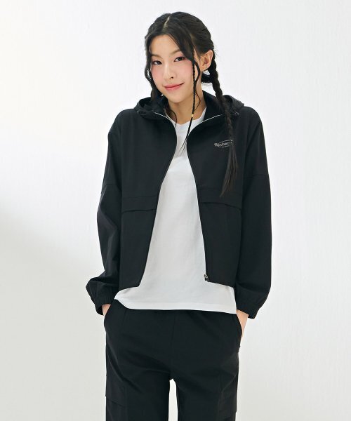 CHASECULT（チェイスカルト）の「女性スポーティブフードジップアップ-DBRG4172C03（パーカー・レディース・ブラック・85/90/95）」の3枚目の写真