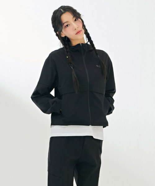 CHASECULT（チェイスカルト）の「女性スポーティブフードジップアップ-DBRG4172C03（パーカー・レディース・ブラック・85/90/95）」の5枚目の写真