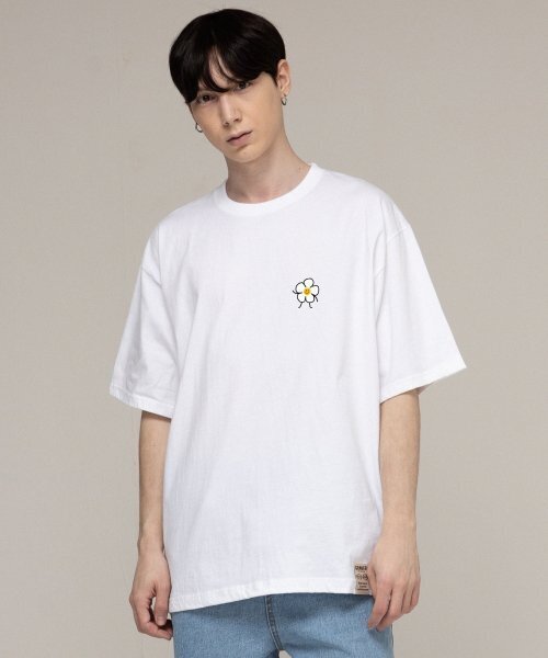 GRAVER（グレーバー）の「[UNISEX]図面フラワーバックロゴバンファルティ_ホワイト（Tシャツ/カットソー・レディース・その他・SMALL/MEDIUM/LARGE/X-LARGE）」の3枚目の写真