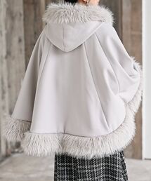 ファーポンチョ」に該当するレディースのポンチョファッション通販