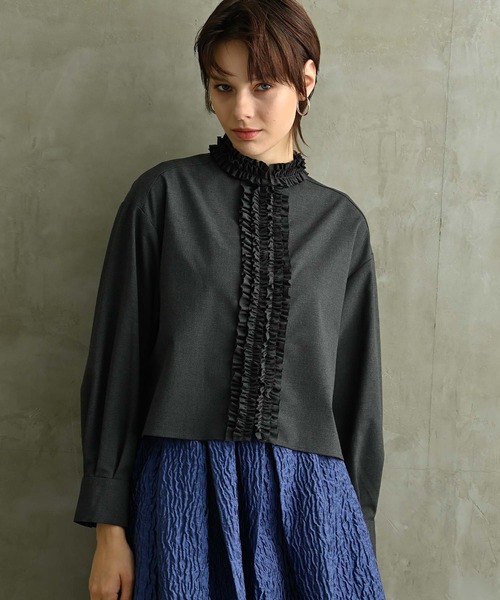 RAW FUDGE（ローファッジ）の「フリルラインブラウス（シャツ/ブラウス・レディース・ブラック/チャコールグレー・M）」の2枚目の写真