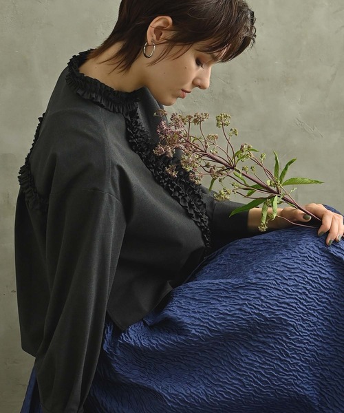 RAW FUDGE（ローファッジ）の「フリルラインブラウス（シャツ/ブラウス・レディース・ブラック/チャコールグレー・M）」の3枚目の写真